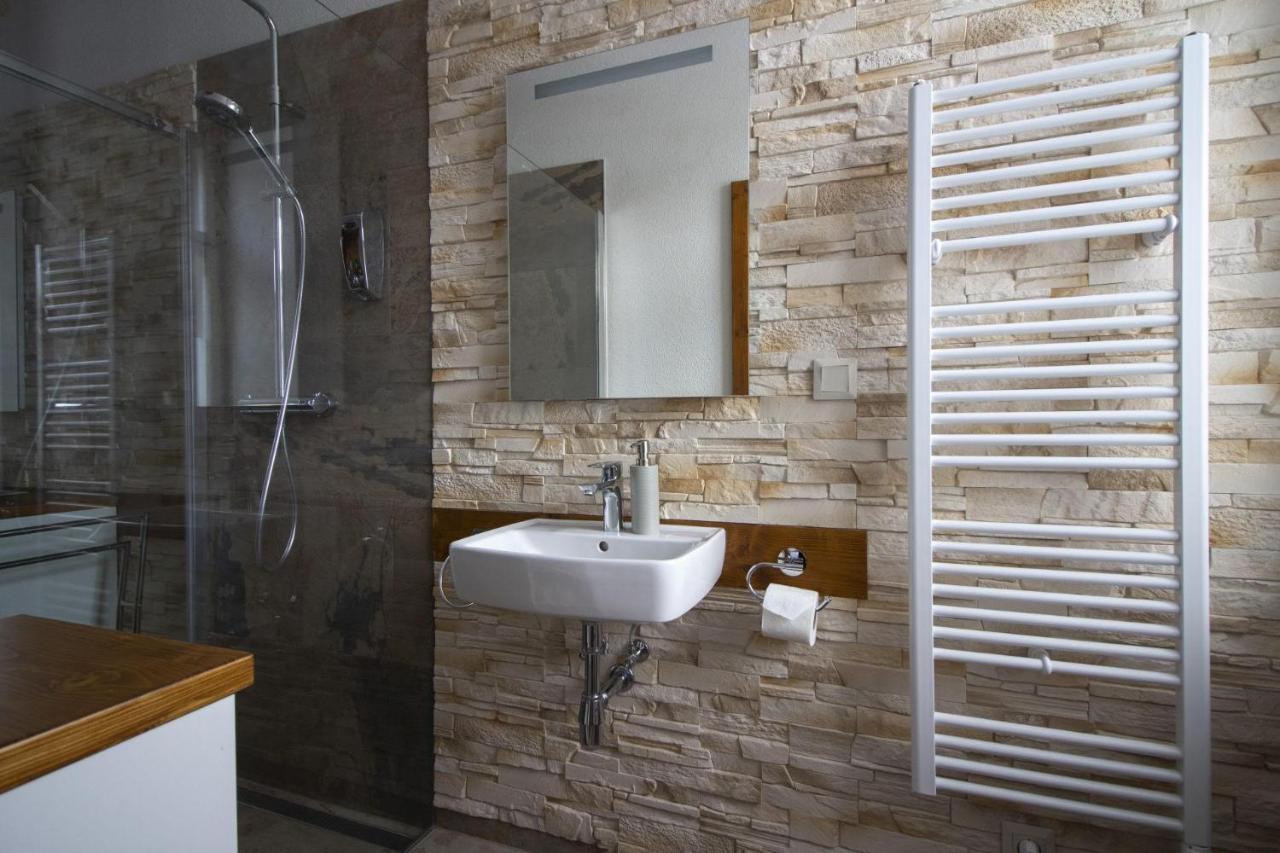 Apartman Srnka S Vyhladom Na วิสโซเค ดาตรี ภายนอก รูปภาพ